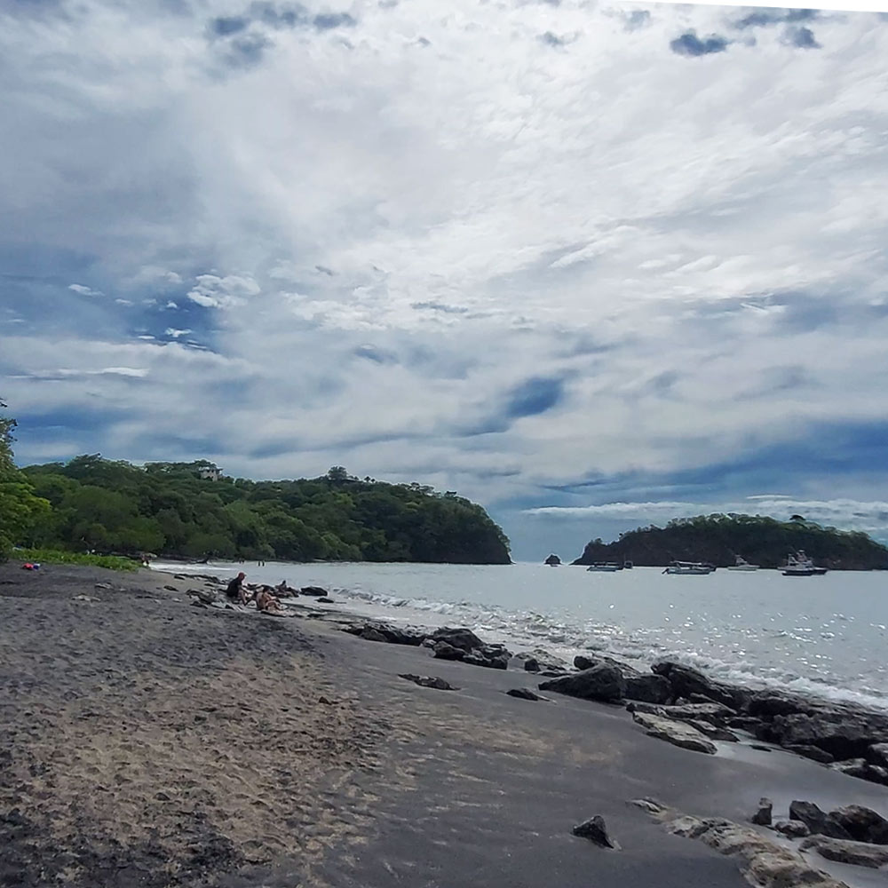 Ocotal Beach: Crystal Clear Water