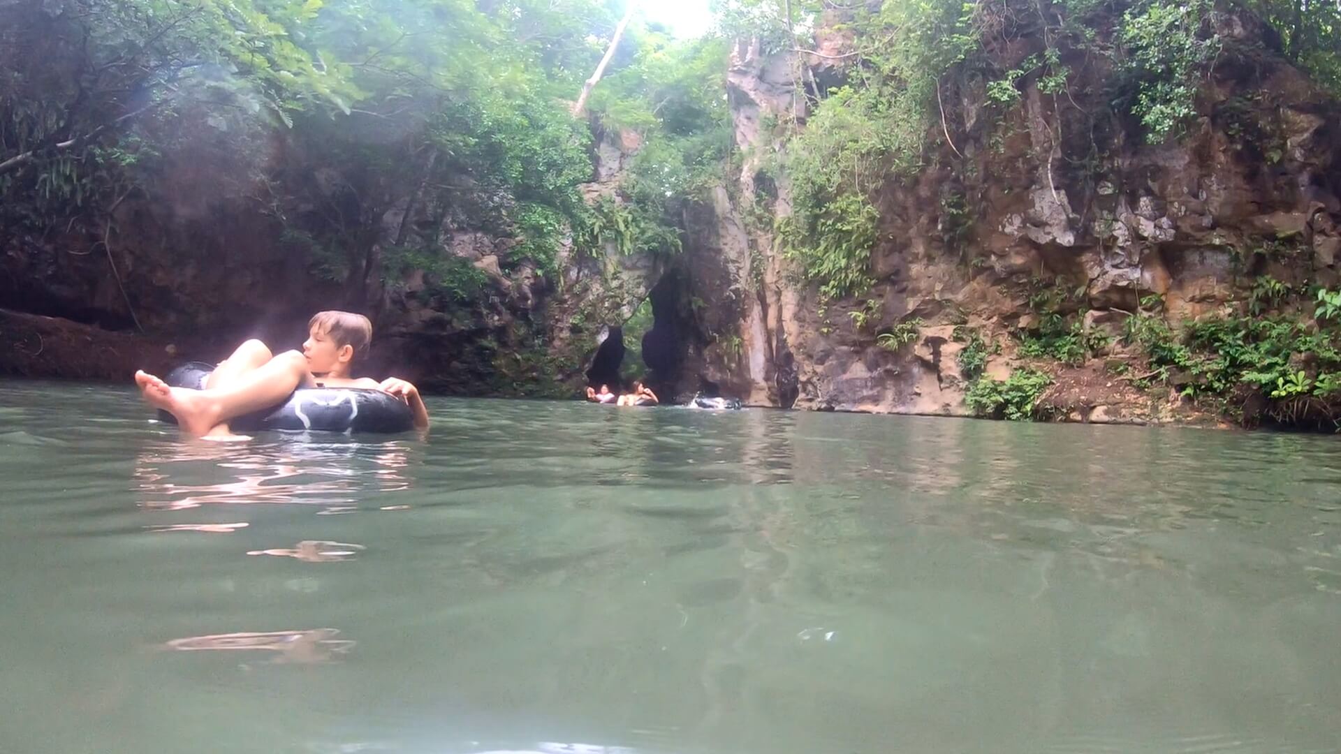 cueva los coyotes floating