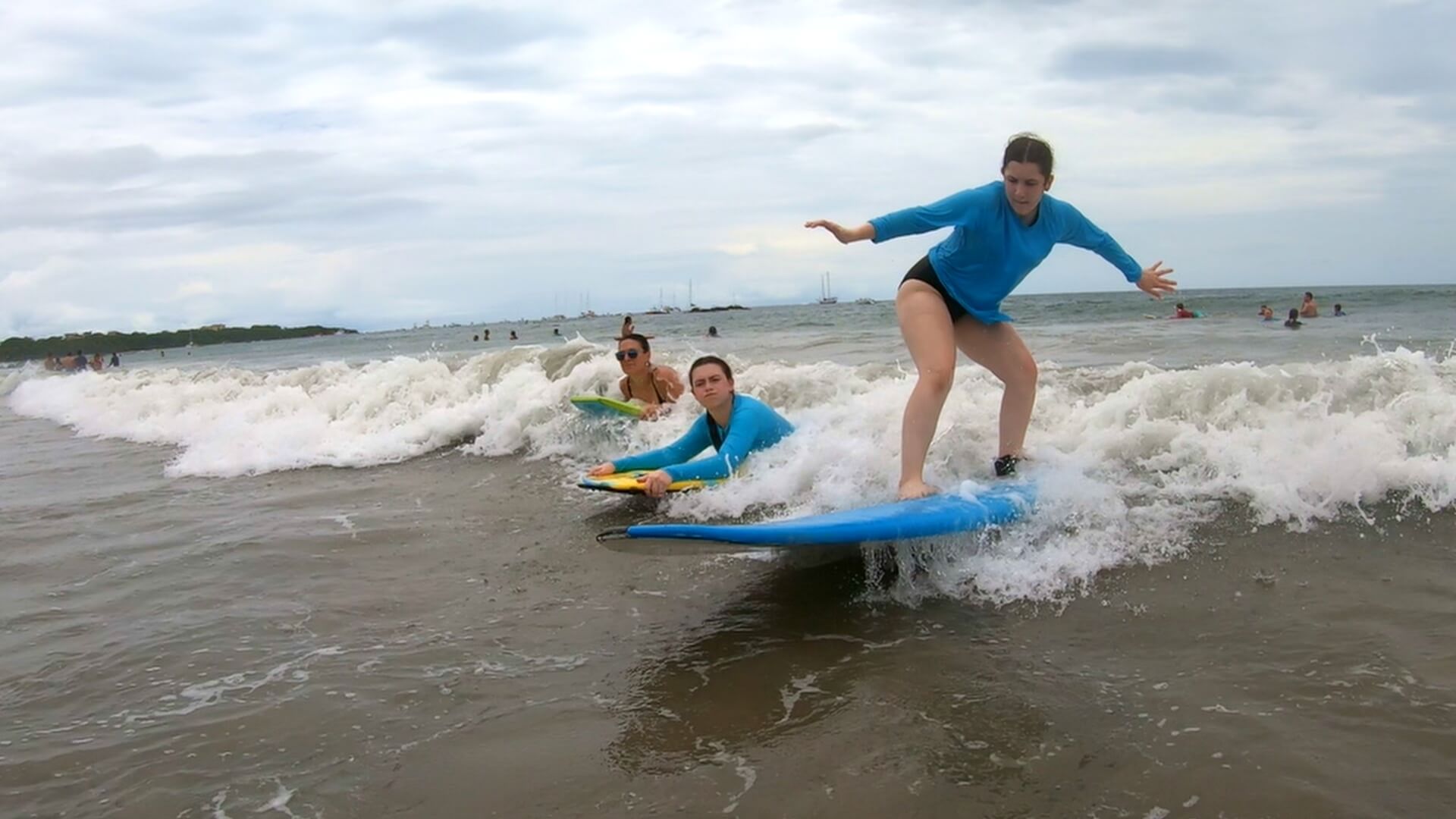 surfing in tamarindo 2022