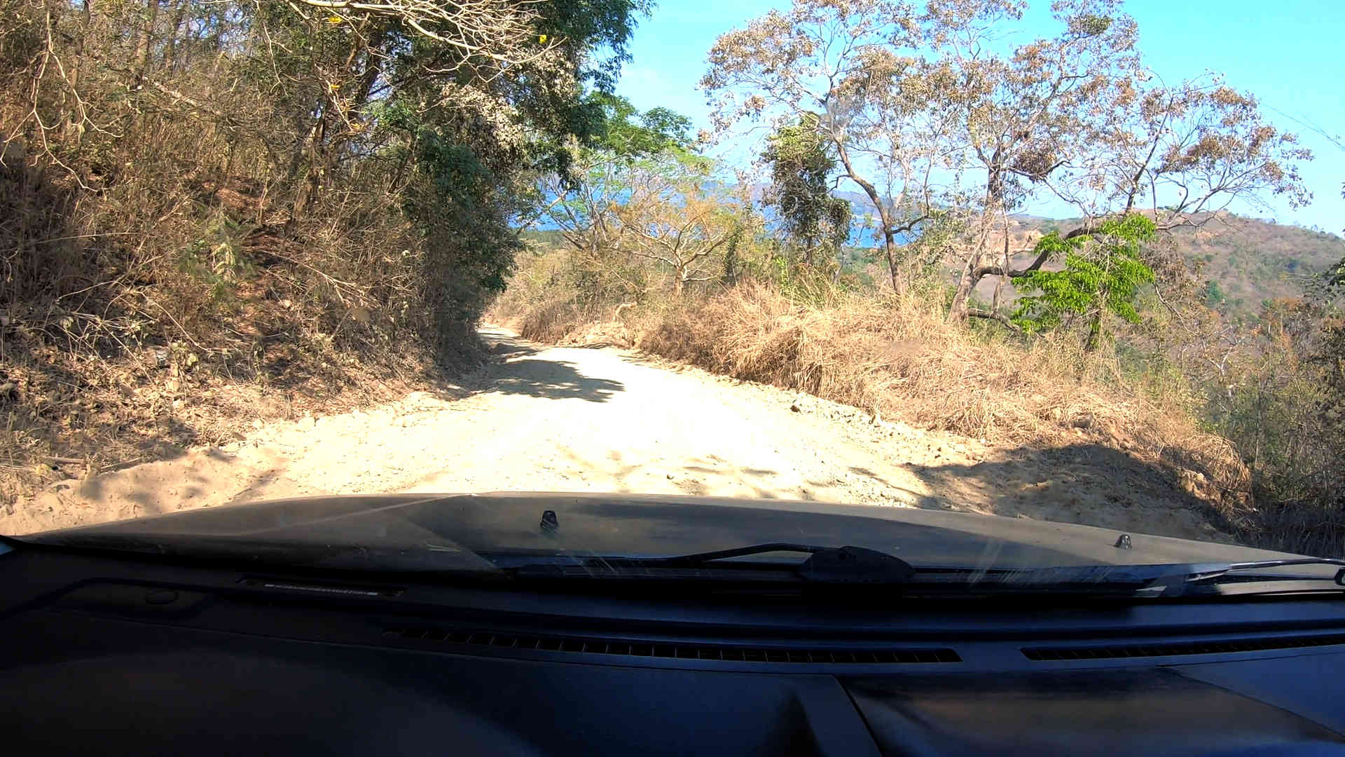 road to playa iguanita