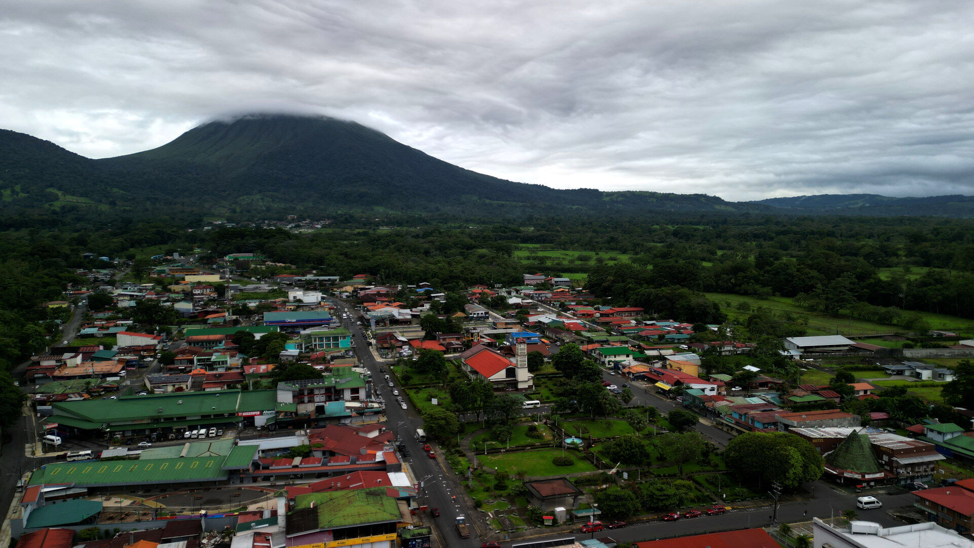 volcano from la fortuna