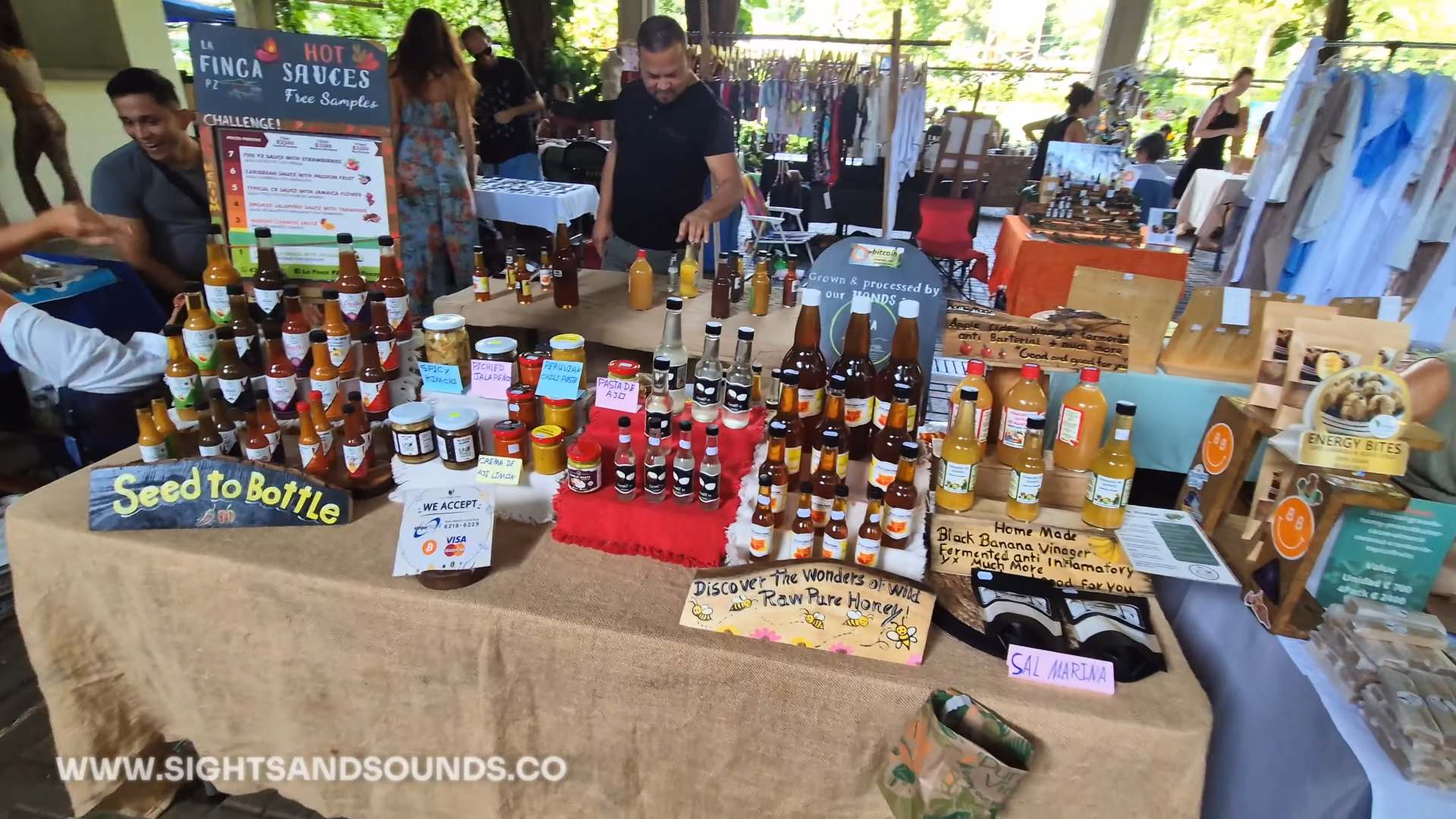 dominical eco market