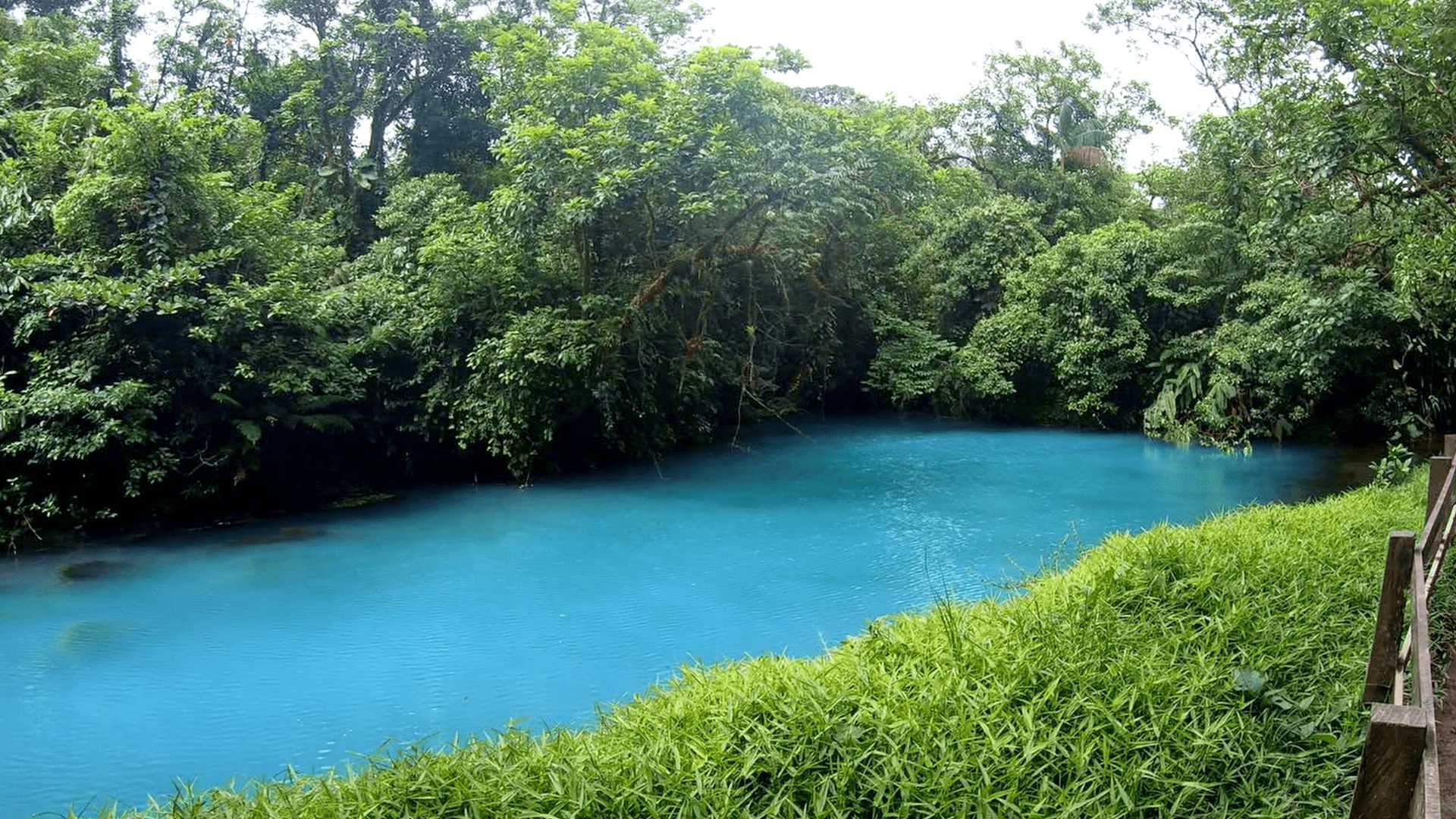 blue lagoon rio celeste