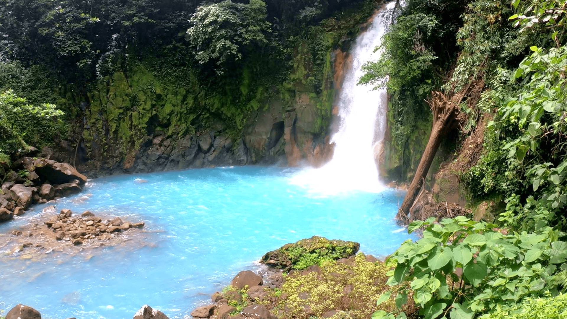 blue waterfall at rio celeste